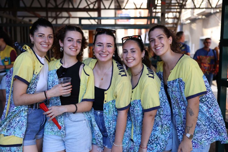 Galeria de fotos (no oficials) del Dia de les Quintades a Pedreguer Galeria de fotos (no oficials) del Dia de les Quintades a Pedreguer